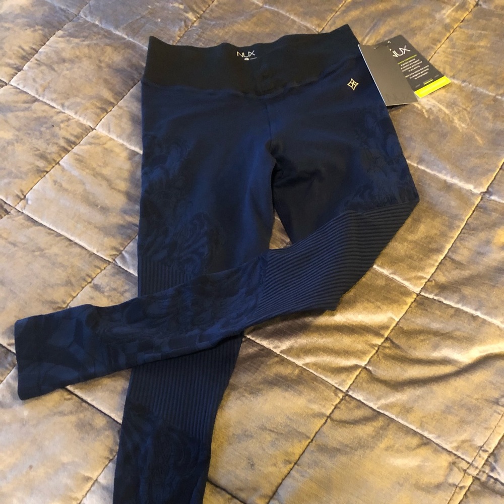 Nwt NUX leggings size small color: midnight blue